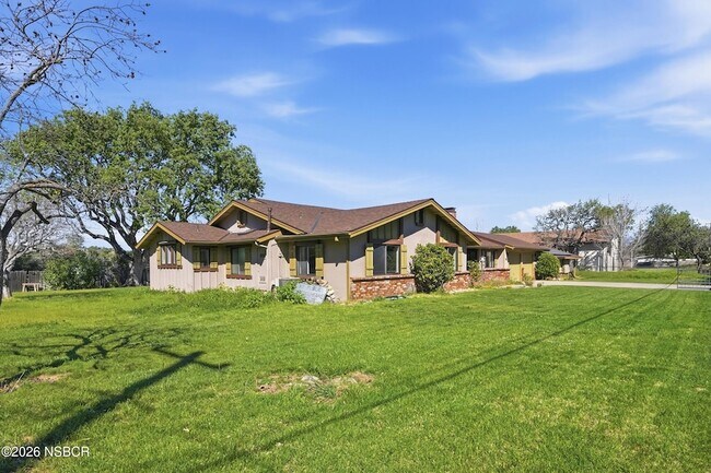 2611 Janin Way in Solvang, CA - Building Photo - Building Photo