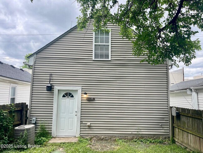 210 E Wampum Ave in Louisville, KY - Building Photo - Building Photo
