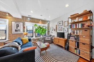 1362 W Estes Ave in Chicago, IL - Building Photo - Building Photo