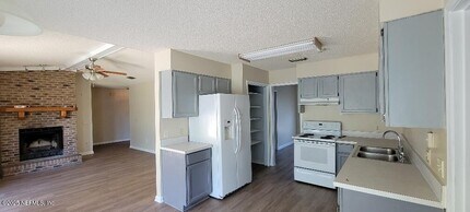 2321 Stonebridge Dr in Orange Park, FL - Building Photo - Building Photo