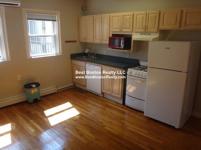 20 John F. Kennedy St, Unit 7 in Cambridge, MA - Foto de edificio - Building Photo