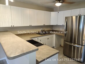 395 SE Norfolk Blvd in Stuart, FL - Building Photo - Building Photo