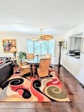 1546 Stickney Point Rd in Sarasota, FL - Foto de edificio - Building Photo