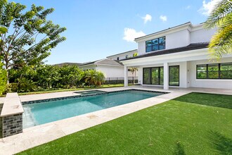 13450 Artisan Cir in Palm Beach Gardens, FL - Building Photo - Building Photo