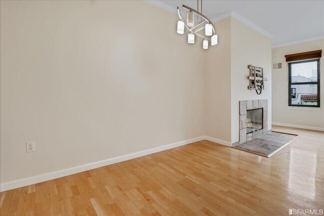 650 Chestnut St-Unit -408 in San Francisco, CA - Foto de edificio - Building Photo