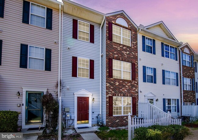 property at 30 Amberstone Ct