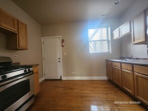 49 E Marquette Rd in Chicago, IL - Building Photo - Building Photo