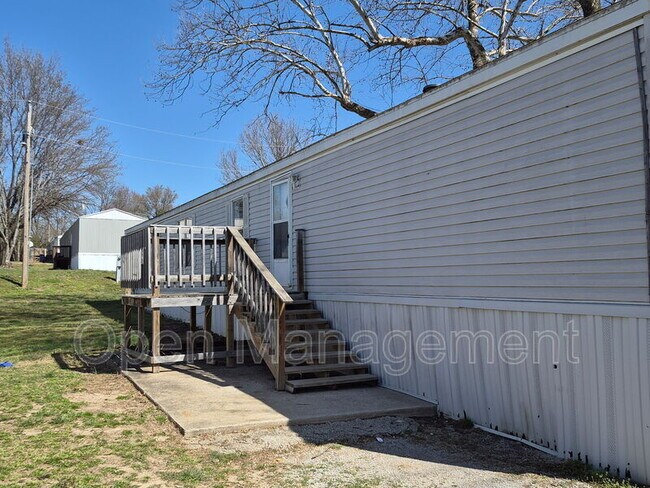 4511 Dirt Rd in Joplin, MO - Building Photo - Building Photo