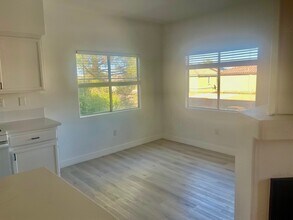 1050 E Cactus Ave, Unit 2017 in Las Vegas, NV - Building Photo - Building Photo