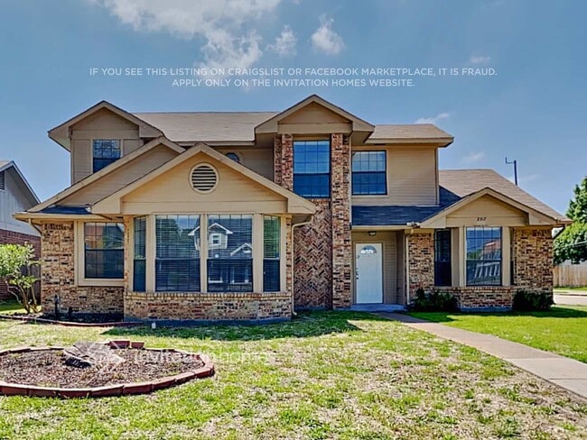 property at 2317 Roanoke Cir