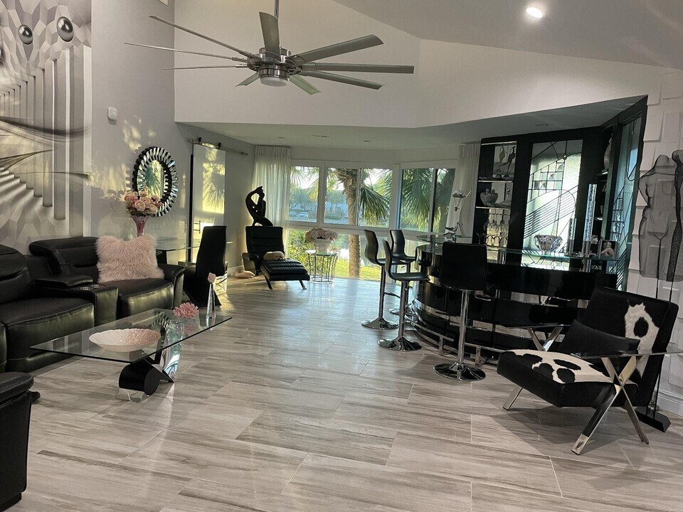 7326 Clunie Pl in Delray Beach, FL - Building Photo