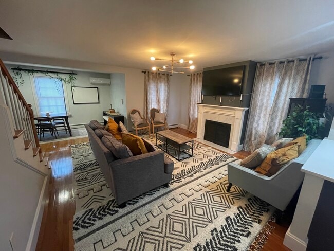 14 Oak St in Somerville, MA - Foto de edificio - Building Photo