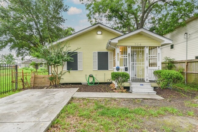 704 E 37th St in Houston, TX - Building Photo - Building Photo
