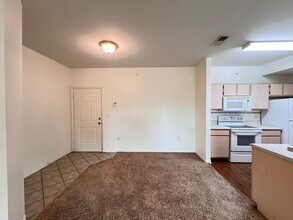 5467 Vineland Rd in Orlando, FL - Building Photo - Building Photo