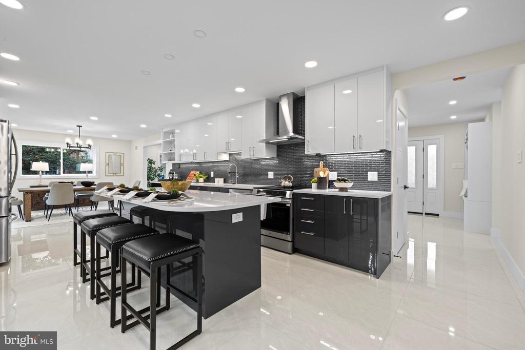 8355 Alvord St in McLean, VA - Building Photo