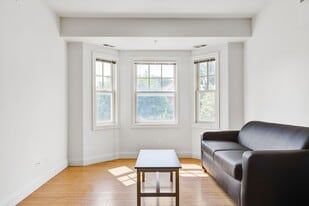 Forest Edge in Ann Arbor, MI - Building Photo