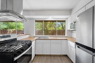 7505 Shadywood Dr in Austin, TX - Building Photo - Building Photo