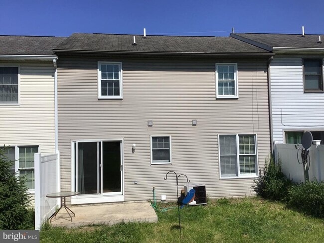 205 Ringgold St in Waynesboro, PA - Foto de edificio - Building Photo
