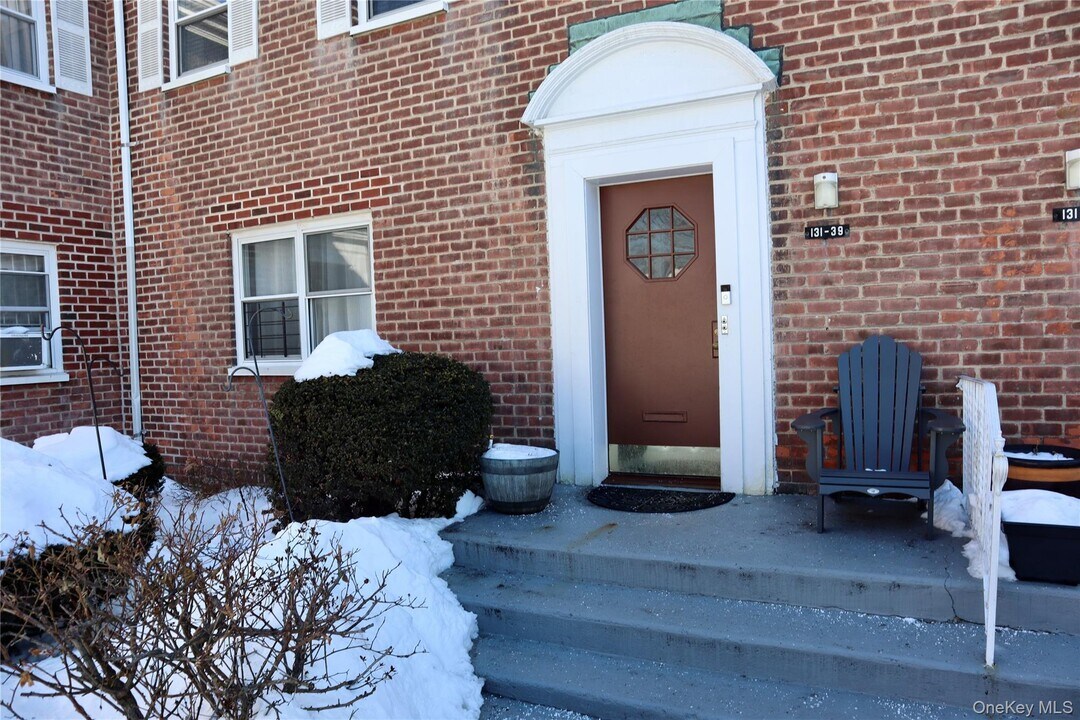 138-39-139 234th St in Queens, NY - Building Photo