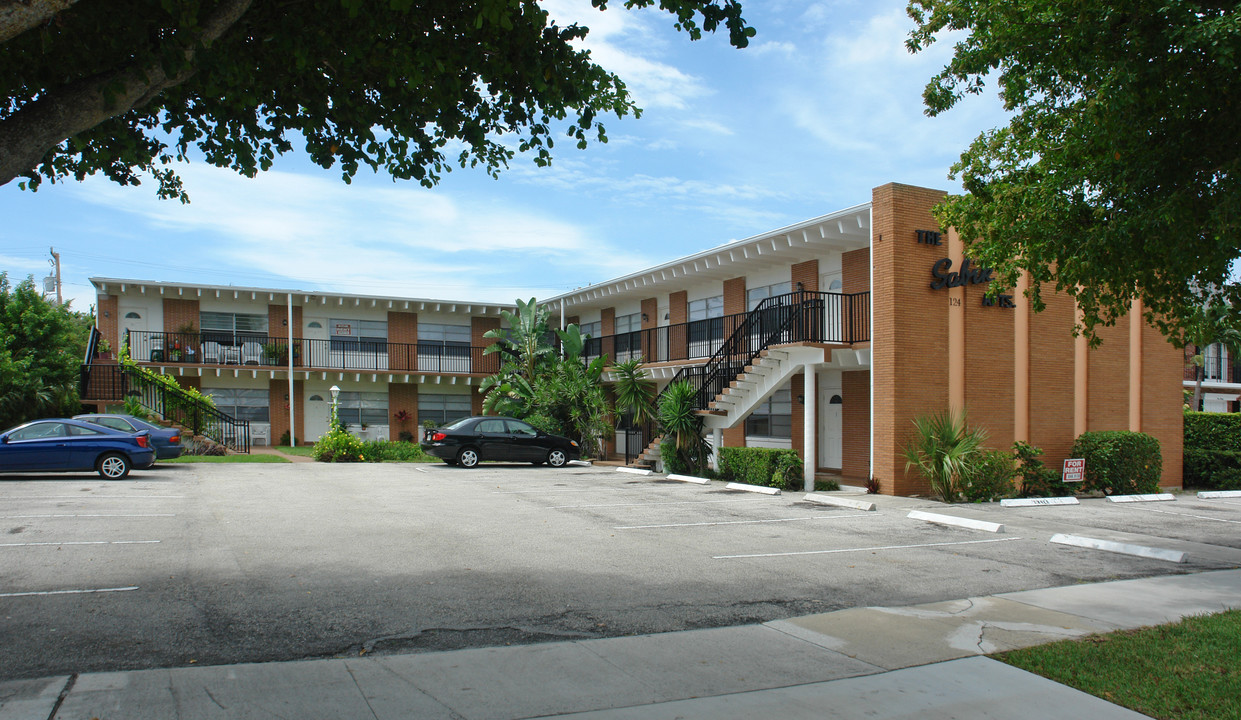 The Sabic in North Palm Beach, FL - Building Photo