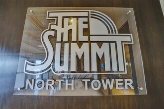 1201 S Ocean Dr in Hollywood, FL - Foto de edificio - Building Photo