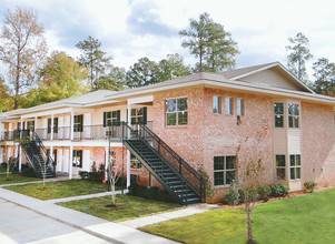 Pine Highland West Apartments in Pineville, LA - Foto de edificio - Building Photo