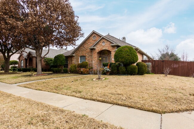 9200 Azinger Dr in Plano, TX - Building Photo - Building Photo