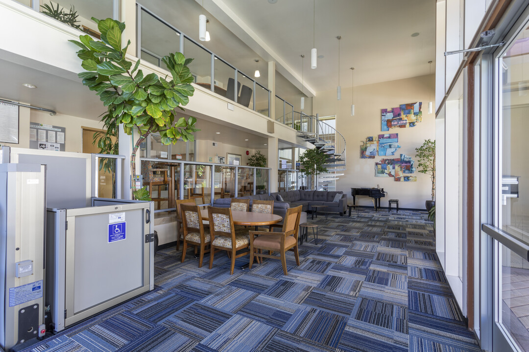 University Court in Davis, CA - Building Photo