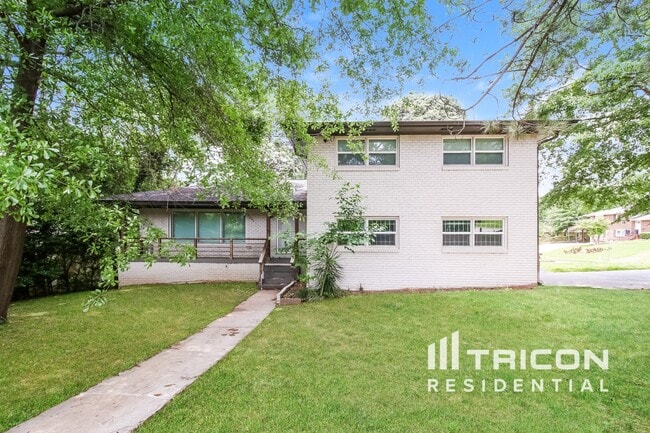 property at 2241 Wallingford Dr