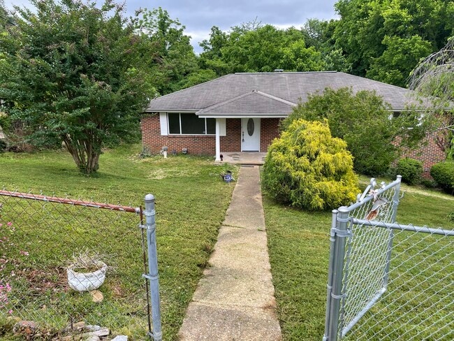 4630 Sherry Ln in Red Bank, TN - Building Photo - Building Photo