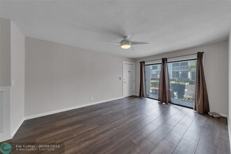 160 Cypress Club Dr in Pompano Beach, FL - Building Photo - Building Photo