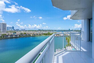 18081 Biscayne Blvd in Aventura, FL - Building Photo - Building Photo