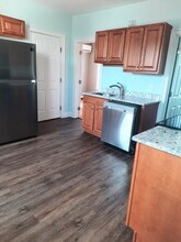 442 Washington St, Unit 442 Washington St. in Whitman, MA - Foto de edificio - Building Photo