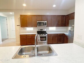 2239 W Donner Dr in Phoenix, AZ - Building Photo - Building Photo