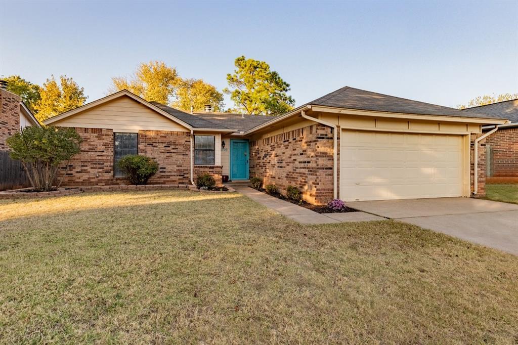 2709 Pennington Ave in Edmond, OK - Building Photo