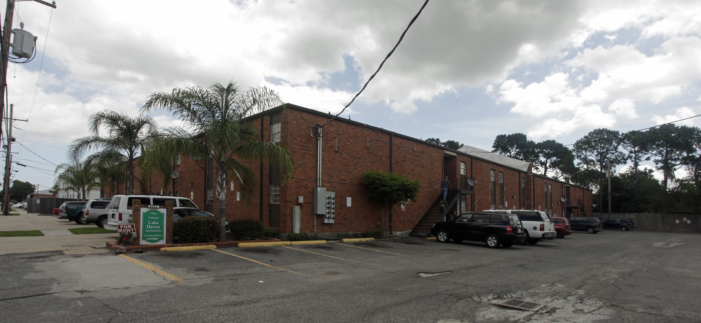 Lake Haven Riverside Court in Metairie, LA - Building Photo