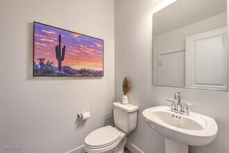 9420 Titania Dawn St in Las Vegas, NV - Building Photo - Building Photo