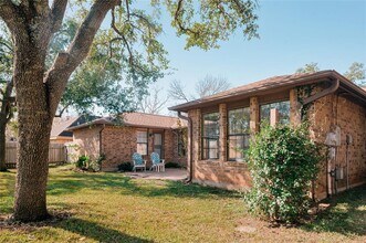 6903 Fence Line Dr in Austin, TX - Building Photo - Building Photo