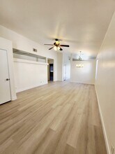 8472 W Gilmore Ave in Las Vegas, NV - Building Photo - Building Photo