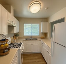 Glenn Manor in Rohnert Park, CA - Building Photo - Building Photo