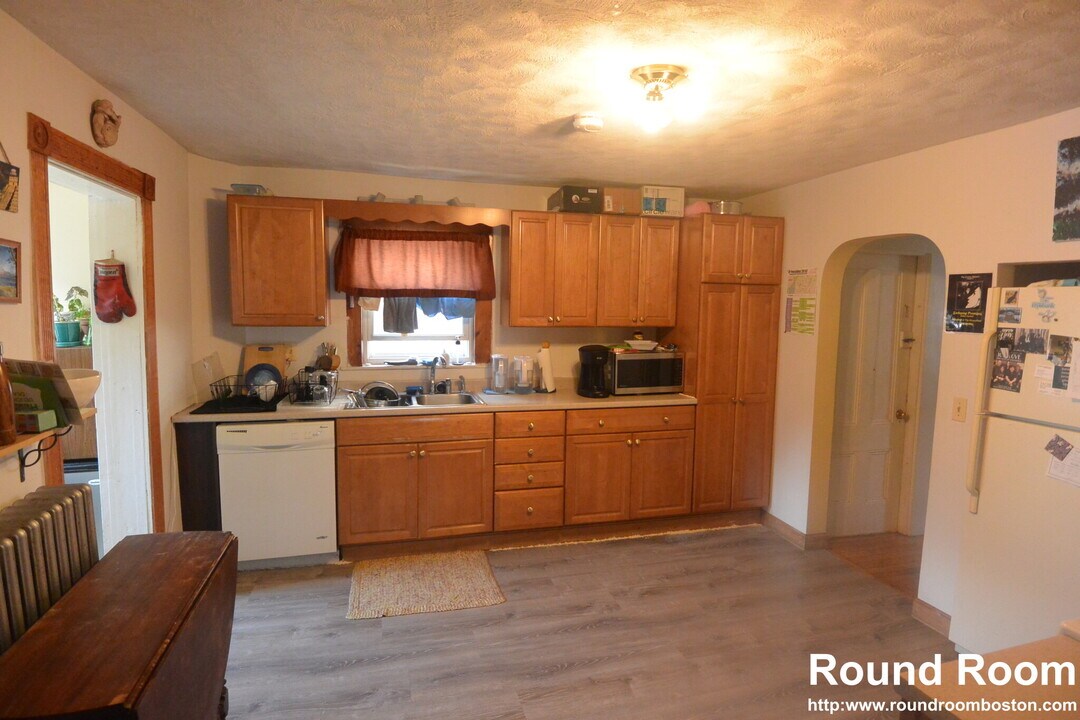 349 Market St, Unit 349 in Boston, MA - Building Photo