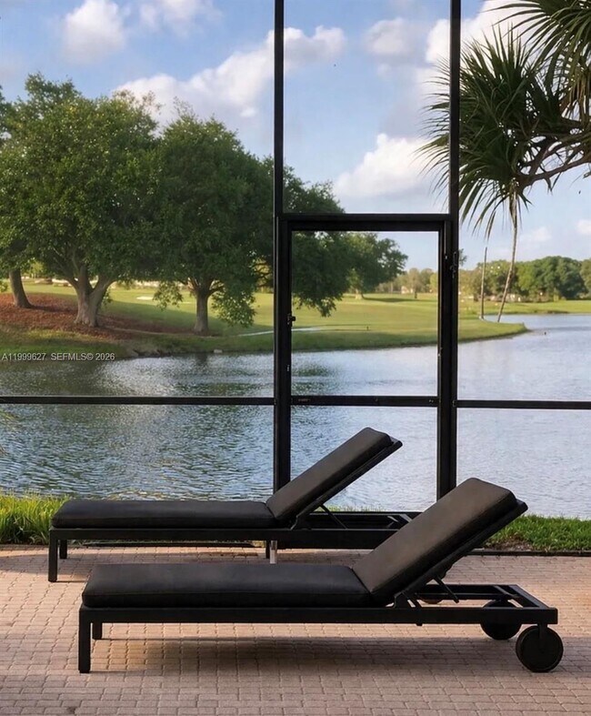 2716 Oakmont Ct in Weston, FL - Building Photo - Building Photo