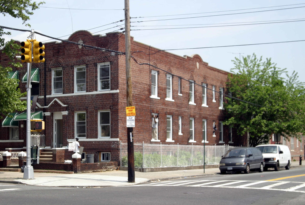 719 Van Siclen Ave in Brooklyn, NY - Foto de edificio