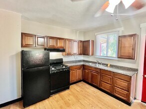 Barnum Park in Denver, CO - Foto de edificio - Building Photo