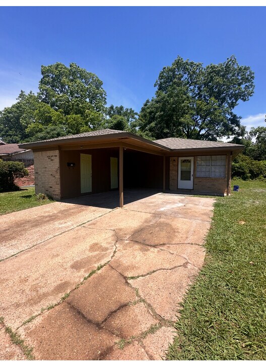 1435 Cynthia Ln in Bossier City, LA - Building Photo