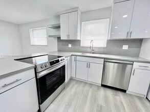 427 N 24th Ave in Hollywood, FL - Building Photo - Building Photo
