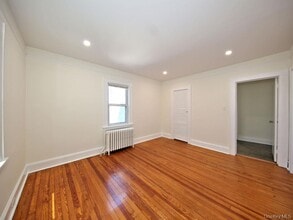 36 Sands St in Port Chester, NY - Building Photo - Building Photo