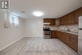 812 Sanok Dr in Pickering, ON - Building Photo - Building Photo