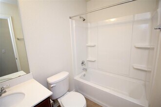 9001 Tall Sky Trc in Austin, TX - Building Photo - Building Photo