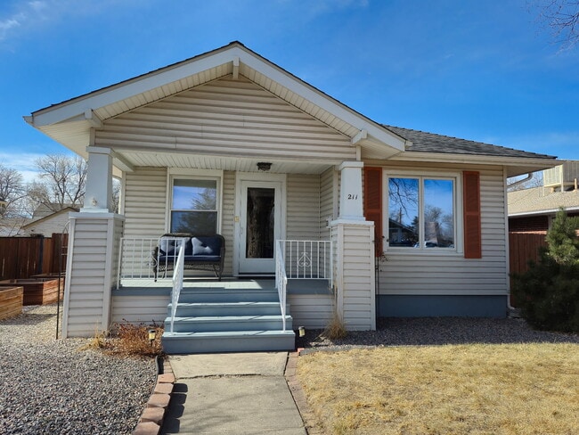 211 S 6th Ave in Brighton, CO - Foto de edificio - Building Photo